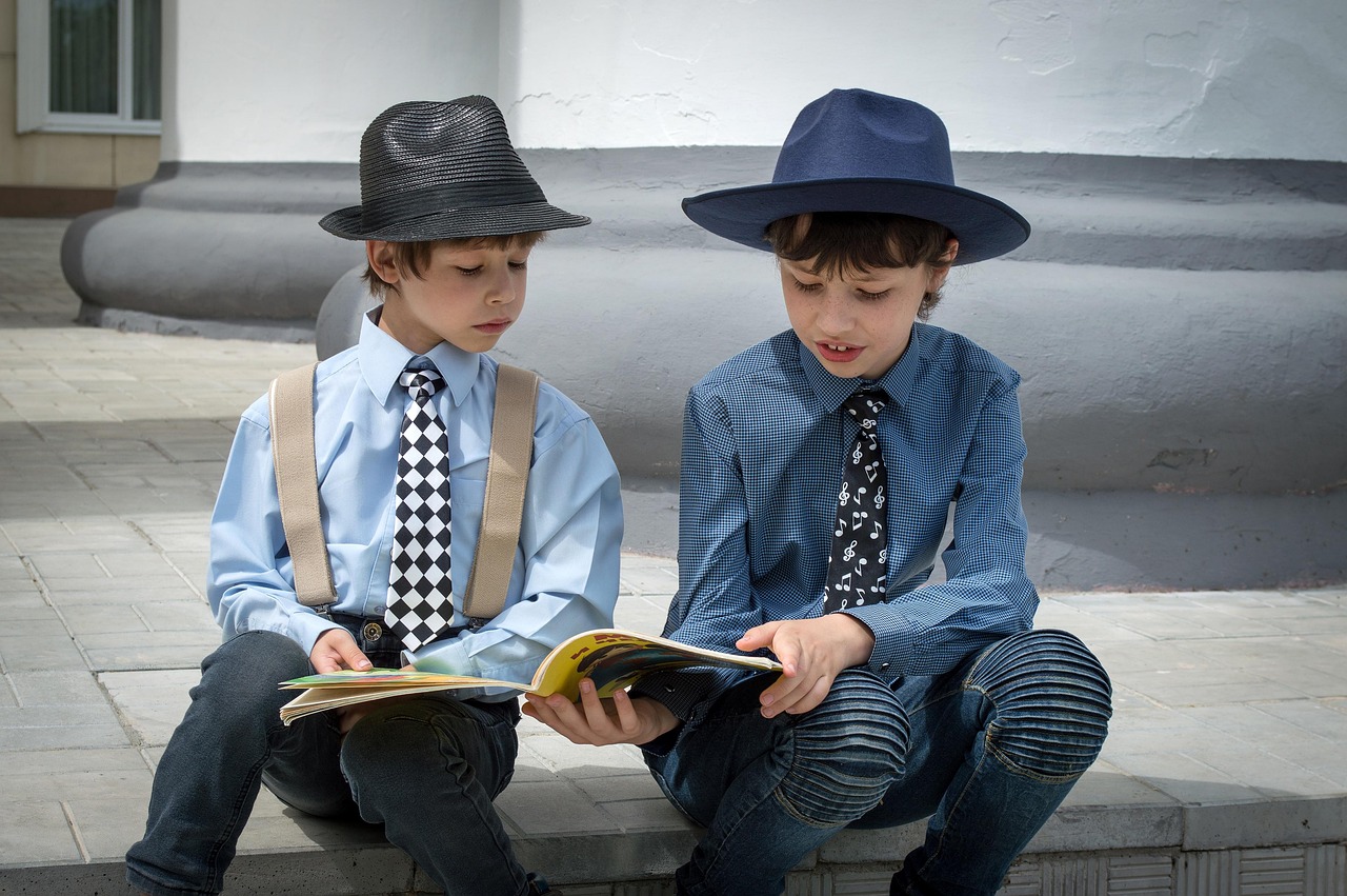 kids learning languages in class